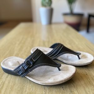 St. John’s Bay flex foam sandals size 9M